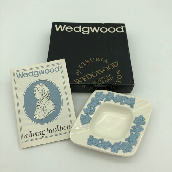 Vintage Wedgwood Embossed Ashtray - Picture 1 of 8